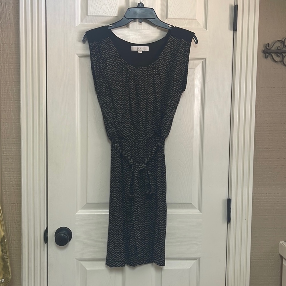 Ann Taylor Loft sleeveless dress. Size XS. Great condition!